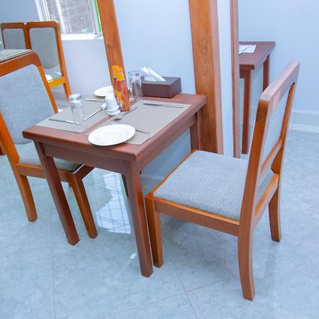 Hotel Rolax Dar es Salaam Zewnętrze zdjęcie