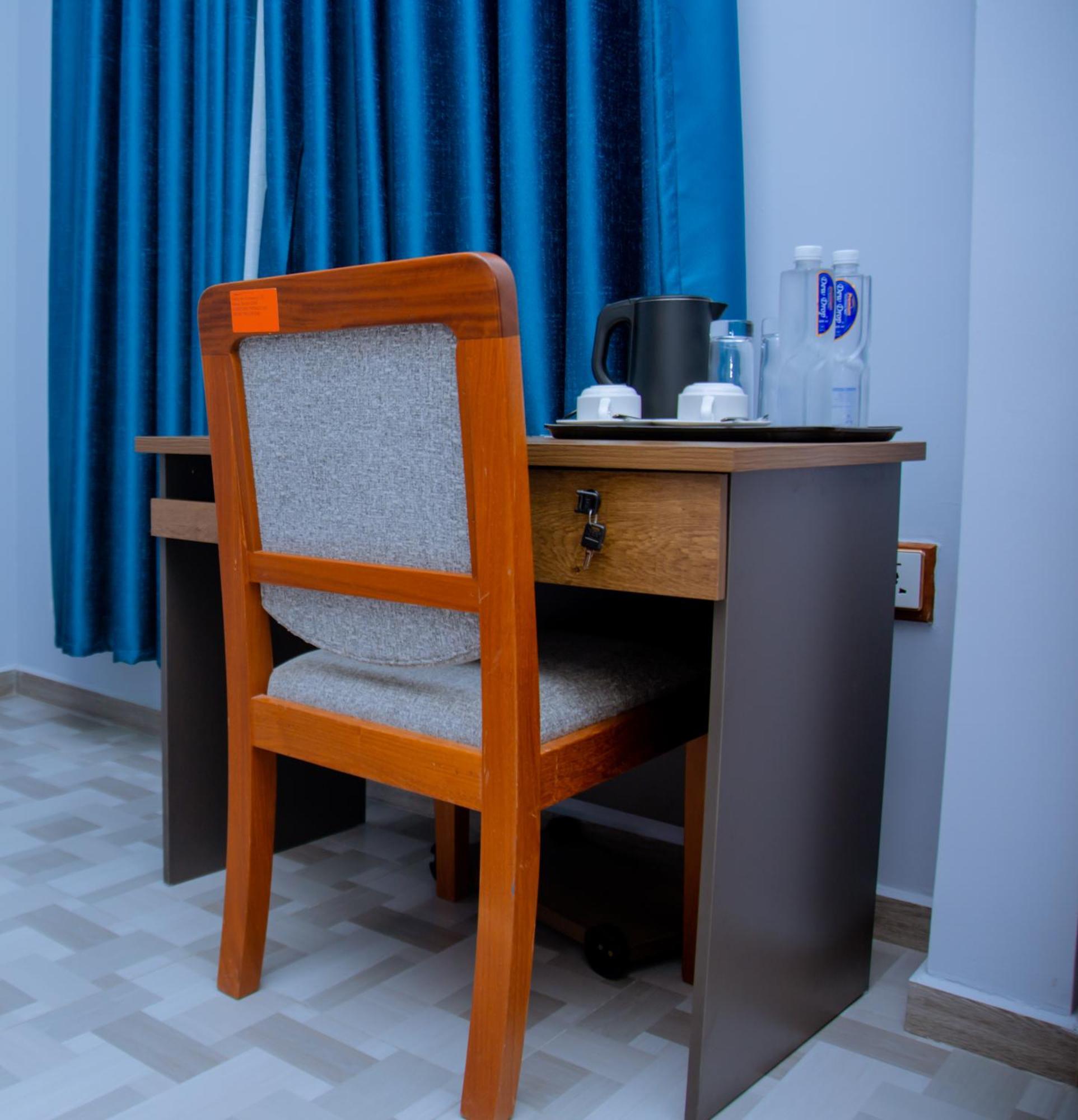 Hotel Rolax Dar es Salaam Zewnętrze zdjęcie
