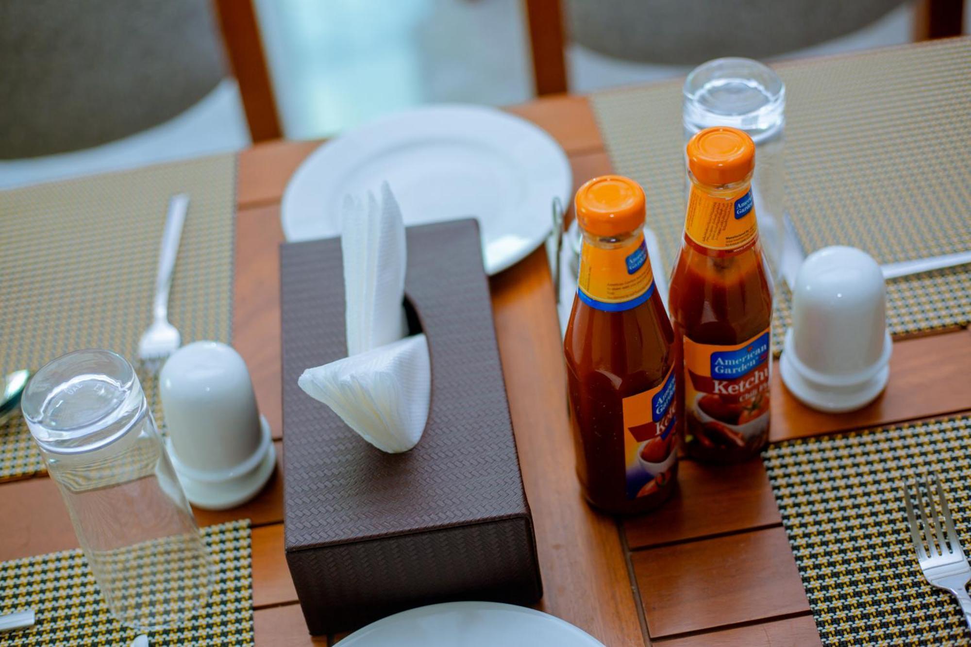 Hotel Rolax Dar es Salaam Zewnętrze zdjęcie