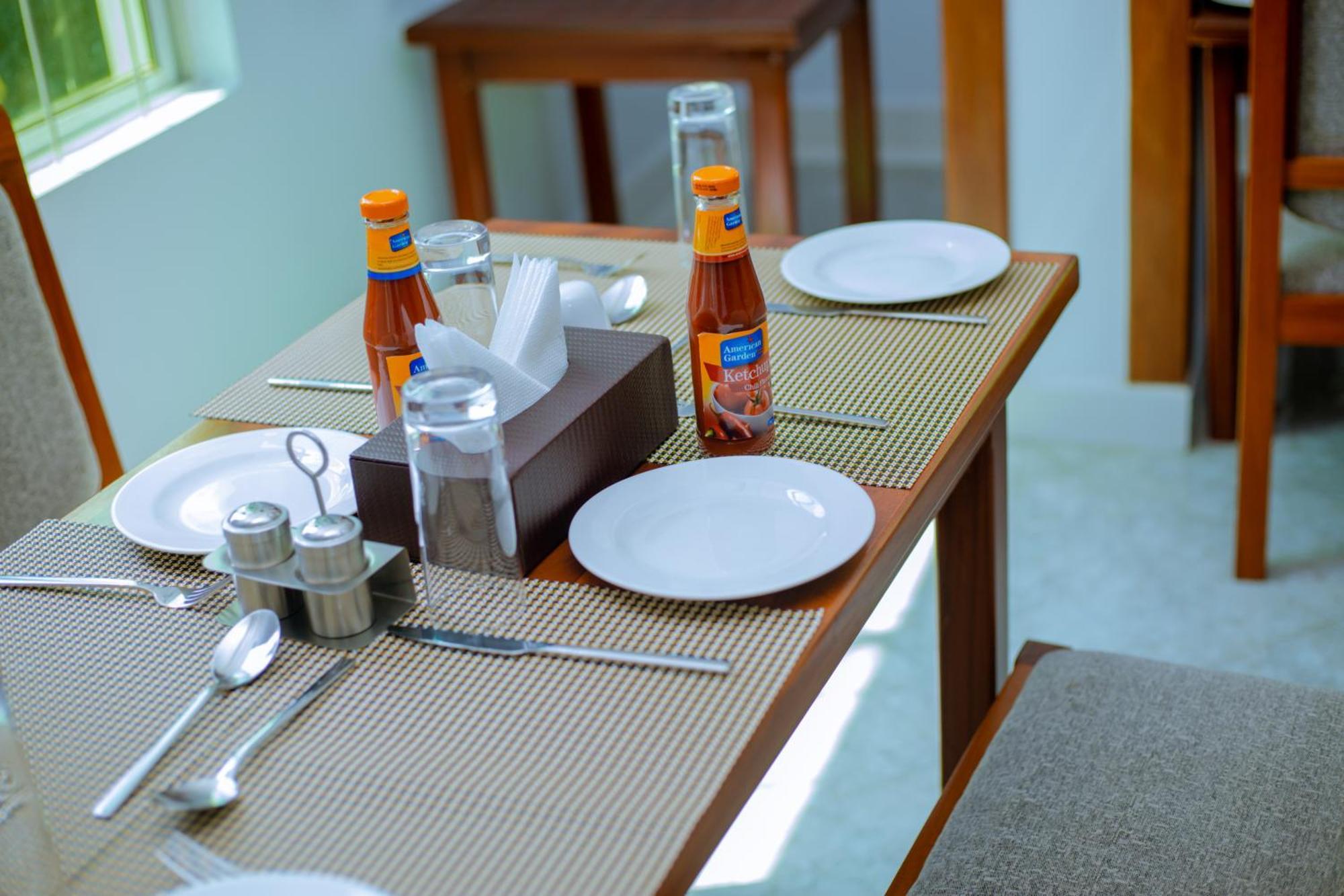 Hotel Rolax Dar es Salaam Zewnętrze zdjęcie