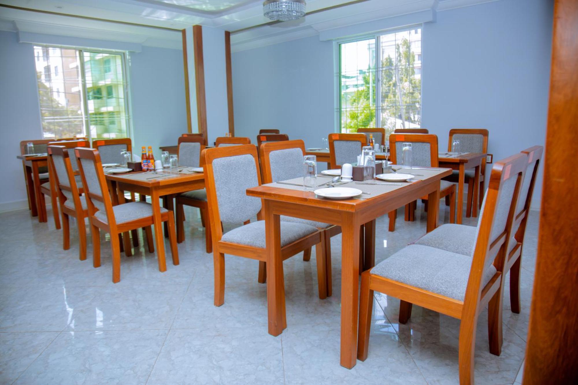 Hotel Rolax Dar es Salaam Zewnętrze zdjęcie