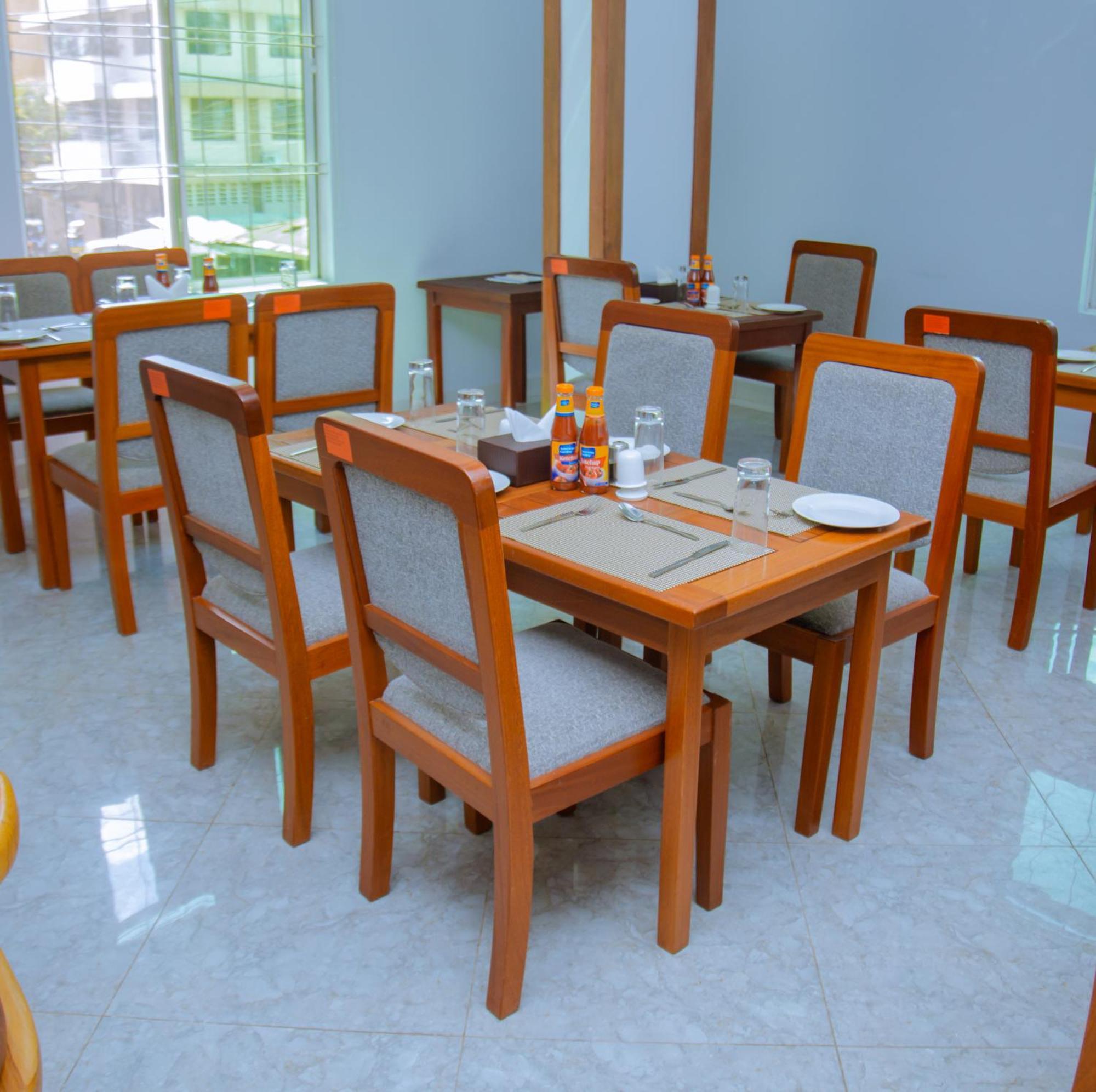 Hotel Rolax Dar es Salaam Zewnętrze zdjęcie