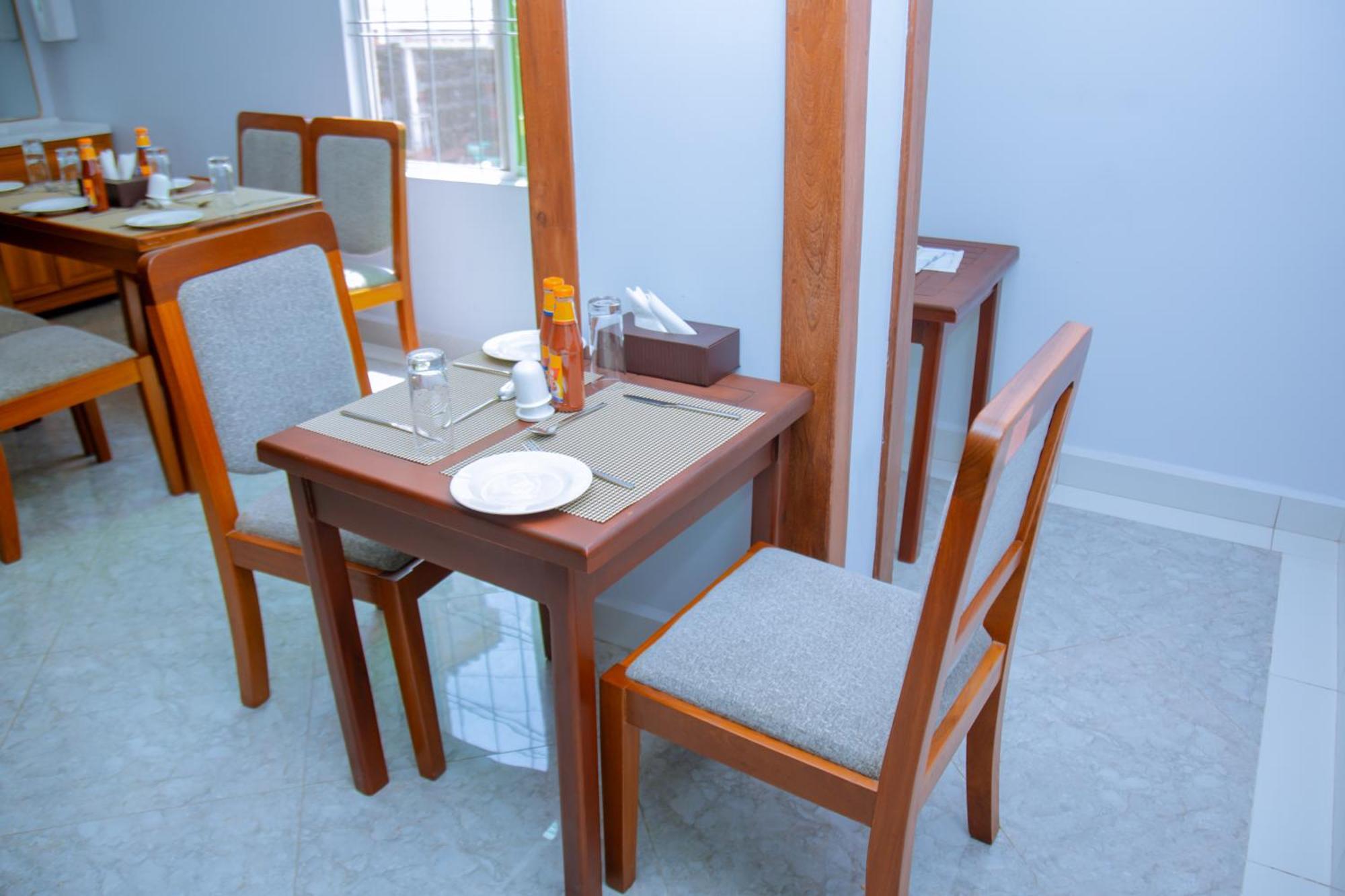 Hotel Rolax Dar es Salaam Zewnętrze zdjęcie