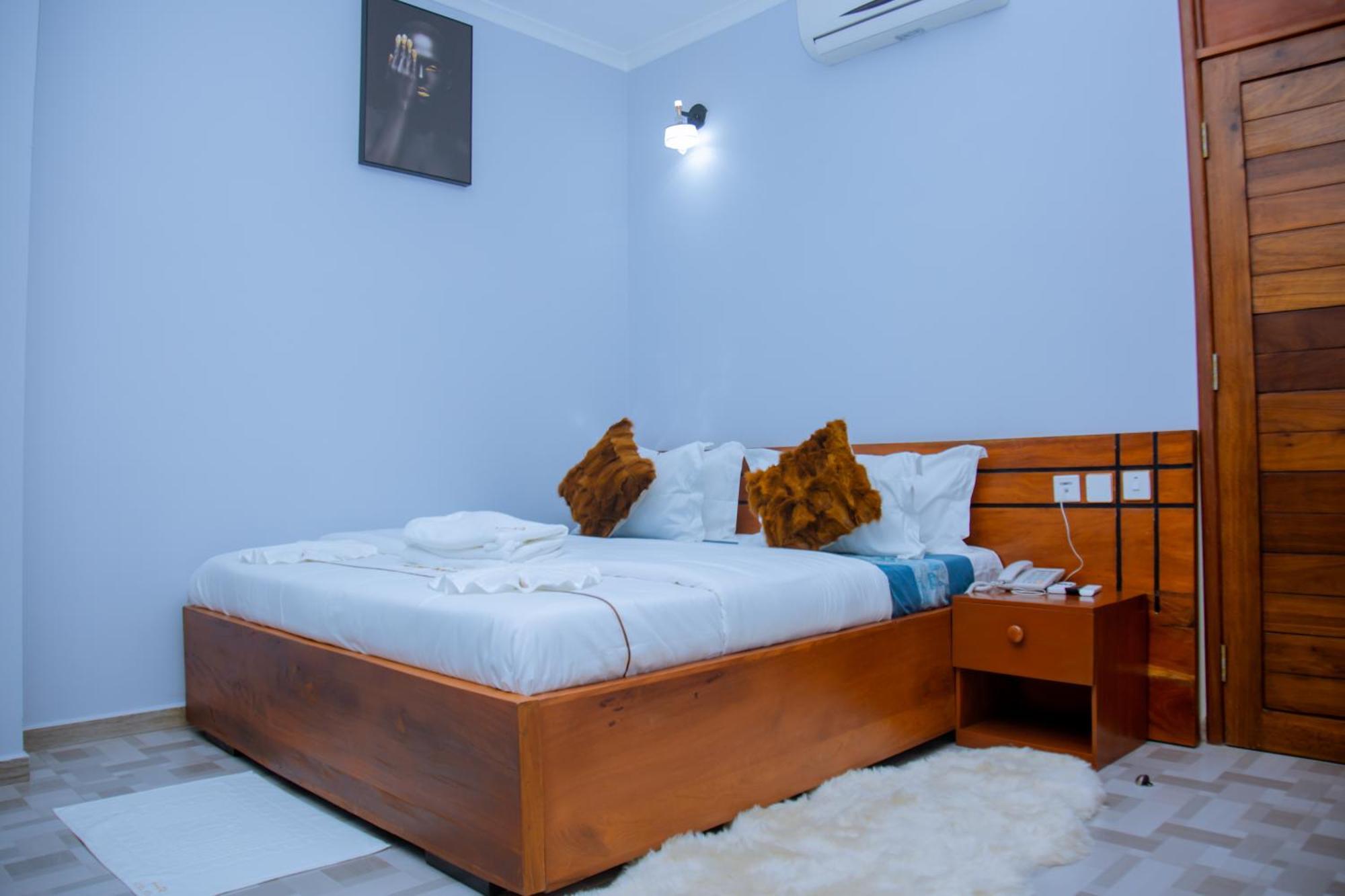 Hotel Rolax Dar es Salaam Zewnętrze zdjęcie